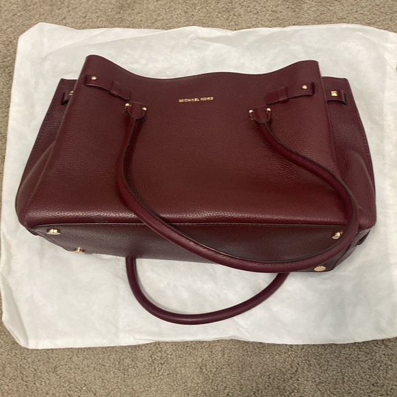 Michael Kors Fine Leather Handbag - Picture 8 of 12